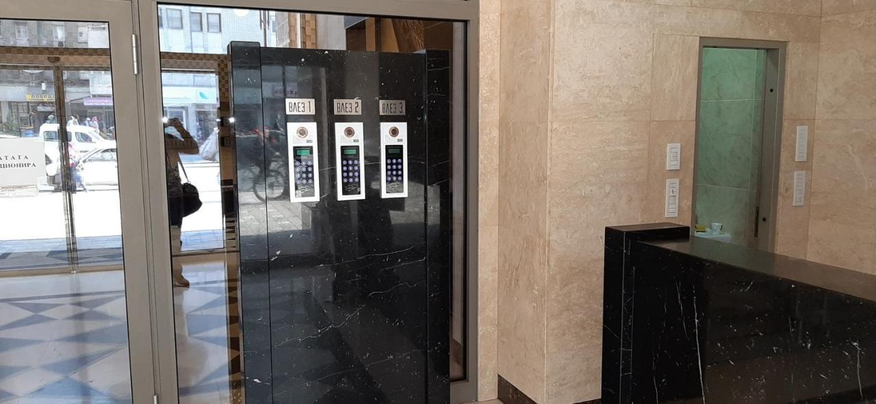 Gabriela & Marjan Luxury Self Check-In Flatiron Daire Üsküp Dış mekan fotoğraf